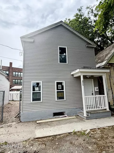 806 Arch St, Schenectady, NY 12307