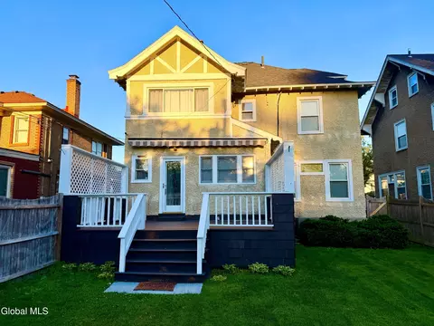 Exterior - 831 Wright Ave, Schenectady, NY 12309 photo 6 of 16