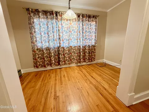 Dining - 831 Wright Ave, Schenectady, NY 12309 photo 5 of 5