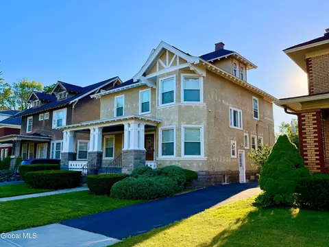 Exterior - 831 Wright Ave, Schenectady, NY 12309 photo 3 of 16