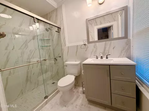 Bath - 831 Wright Ave, Schenectady, NY 12309 photo 3 of 5