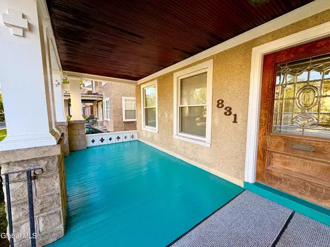Exterior - 831 Wright Ave, Schenectady, NY 12309 photo 12 of 16