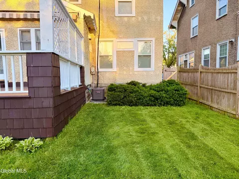 Exterior - 831 Wright Ave, Schenectady, NY 12309 photo 7 of 16