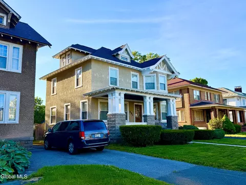 Exterior - 831 Wright Ave, Schenectady, NY 12309 photo 2 of 16