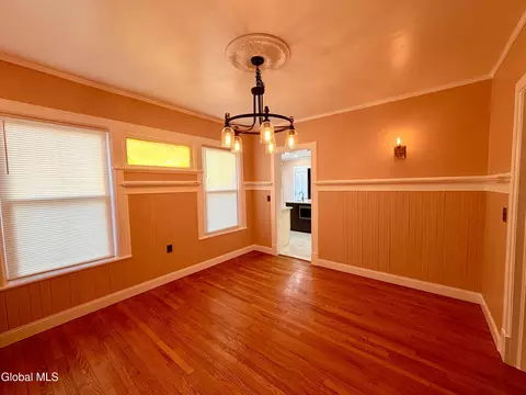 Dining - 831 Wright Ave, Schenectady, NY 12309 photo 3 of 5