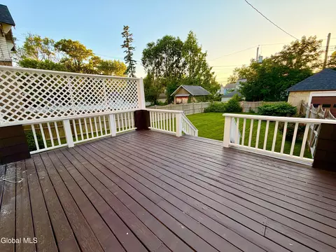Exterior - 831 Wright Ave, Schenectady, NY 12309 photo 15 of 16