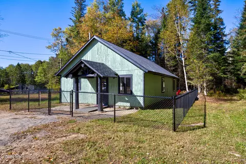 110 Black Bear Ln, Indian Lake, NY 12842