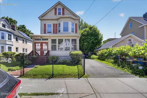 3 Sand St, Albany, NY 12209