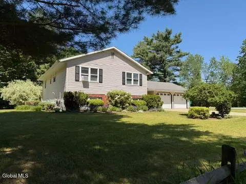 1 Ferriss Dr, Queensbury, NY 12804
