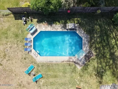 319 Dixon Rd, Queensbury, NY 12804