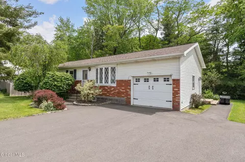 Exterior - 102 Evans Rd, Schenectady, NY 12306 photo 1 of 6