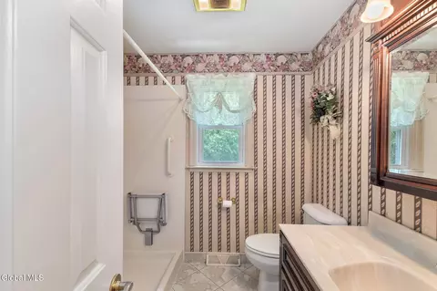 Bath - 102 Evans Rd, Schenectady, NY 12306 photo 2 of 3