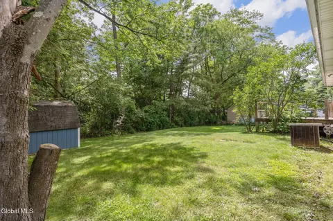 Exterior - 102 Evans Rd, Schenectady, NY 12306 photo 5 of 6