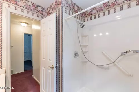 Bath - 102 Evans Rd, Schenectady, NY 12306 photo 3 of 3