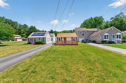 223 Vly Rd, Schenectady, NY 12309