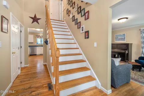 Entry Way - 106 Berwick Rd, Delmar, NY 12054 photo 1 of 3