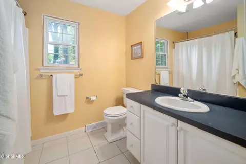 Bath - 106 Berwick Rd, Delmar, NY 12054 photo 4 of 5