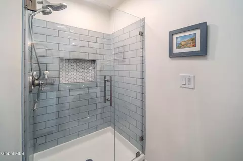Bath - 106 Berwick Rd, Delmar, NY 12054 photo 3 of 5