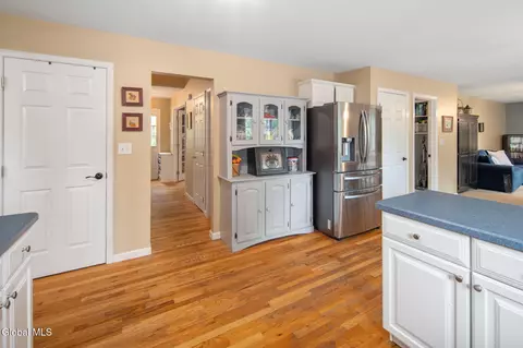 Entry Way - 106 Berwick Rd, Delmar, NY 12054 photo 2 of 3