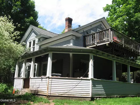 28 Olmstedville Rd, North Creek, NY 12853