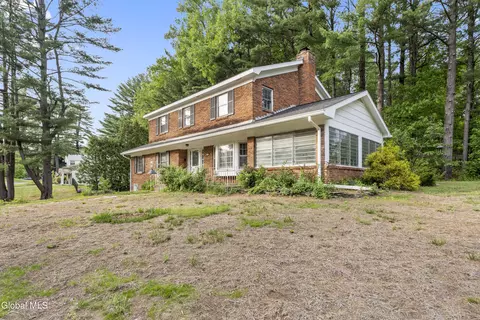 193 Pine Ridge Dr, Guilderland, NY 12084