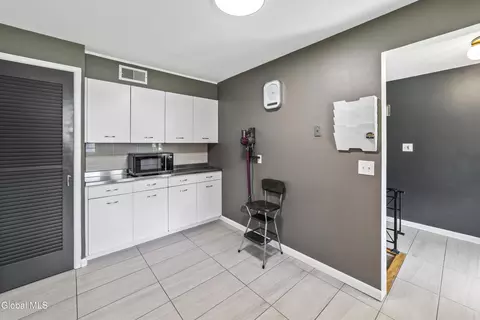 Kitchen - 180 Ormond St, Albany, NY 12208 photo 3 of 3