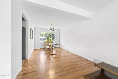 Dining - 180 Ormond St, Albany, NY 12208 photo 1 of 2