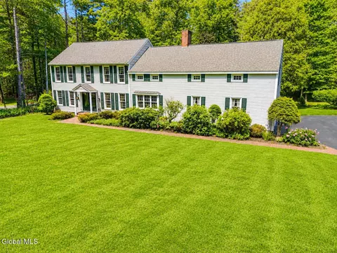 20 Lantern Hill Rd, Queensbury, NY 12804