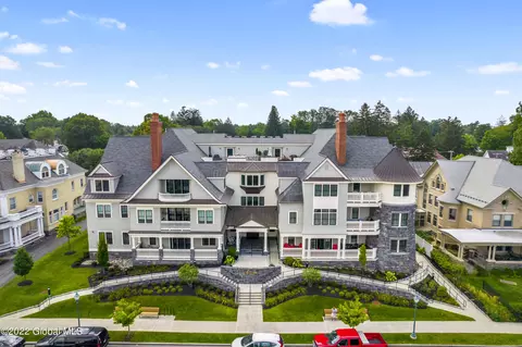 46 Union Ave #105, Saratoga Springs, NY 12866