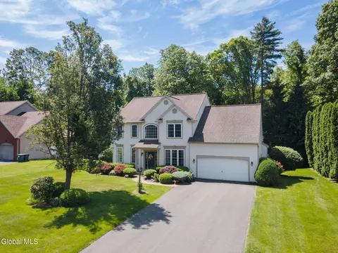 46 Mann Blvd, Halfmoon, NY 12065