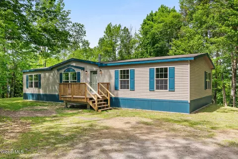 99 Glen Acres Rd, Margaretville, NY 12455