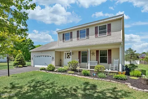5 Zermatt Dr, Wynantskill, NY 12198