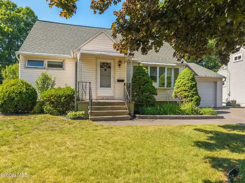 1915 Nicky Dr, Schenectady, NY 12306