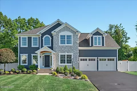 7 Pond View Dr, Clifton Park, NY 12065