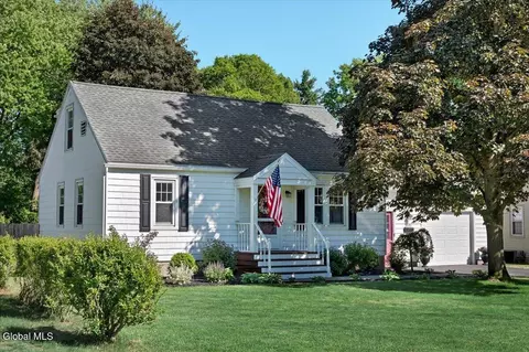 3025 Evelyn Dr, Schenectady, NY 12303