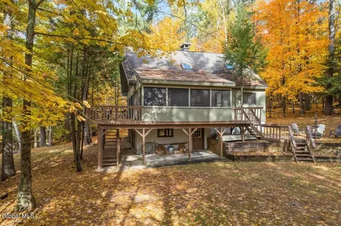 105 Pine Ln, Adirondack, NY 12808
