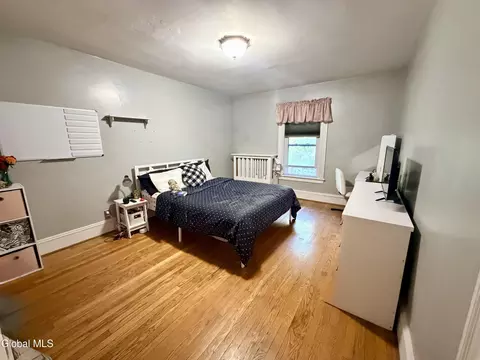 Bedroom - 1403 River Rd, Selkirk, NY 12158 photo 2 of 4