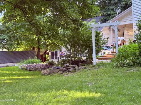 Exterior - 1403 River Rd, Selkirk, NY 12158 photo 9 of 10