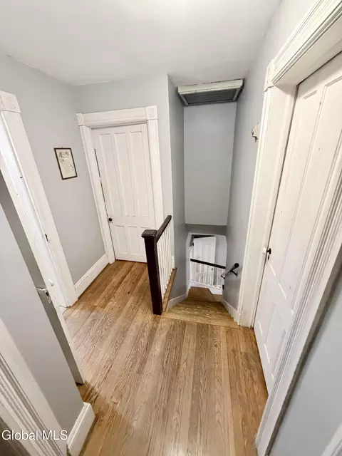 Entry Way - 1403 River Rd, Selkirk, NY 12158 photo 3 of 4