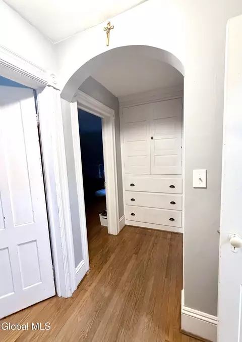 Entry Way - 1403 River Rd, Selkirk, NY 12158 photo 4 of 4