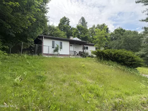 45 Harris Ave, Mechanicville, NY 12118