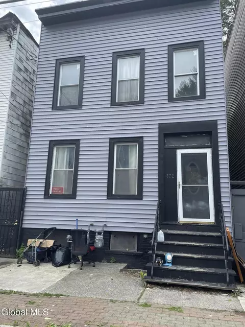 372 1st St, Albany, NY 12206
