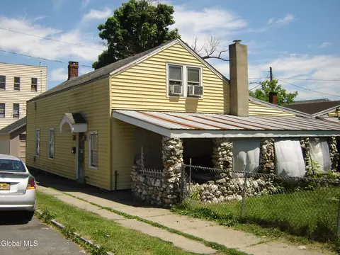 50 Newark St, Cohoes, NY 12047