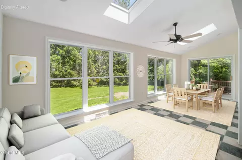 Living - 26 Reynolds Ct, Delmar, NY 12054 photo 3 of 5