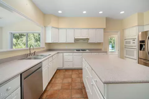 Kitchen - 26 Reynolds Ct, Delmar, NY 12054 photo 2 of 3