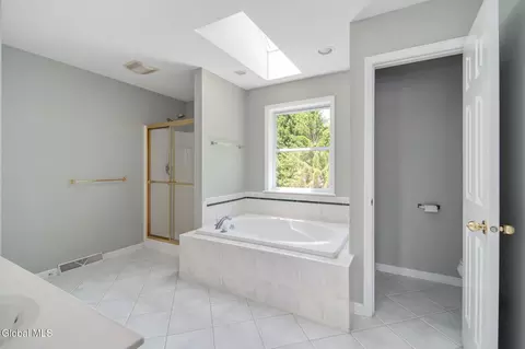 Bath - 26 Reynolds Ct, Delmar, NY 12054 photo 3 of 6