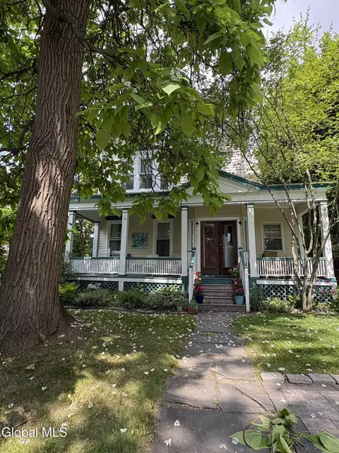 52 S Allen St, Albany, NY 12208