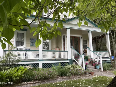 52 S Allen St, Albany, NY 12208