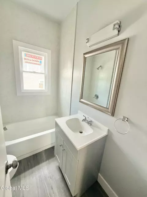 Bath - 772 Eastern Ave, Schenectady, NY 12308 photo 2 of 5