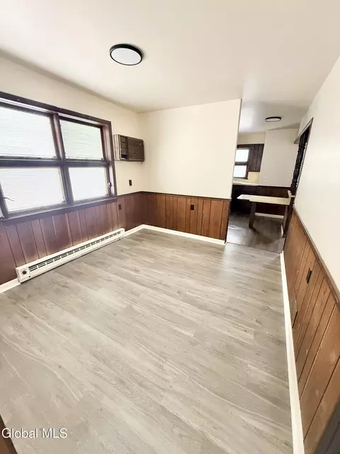 Dining - 772 Eastern Ave, Schenectady, NY 12308 photo 1 of 2